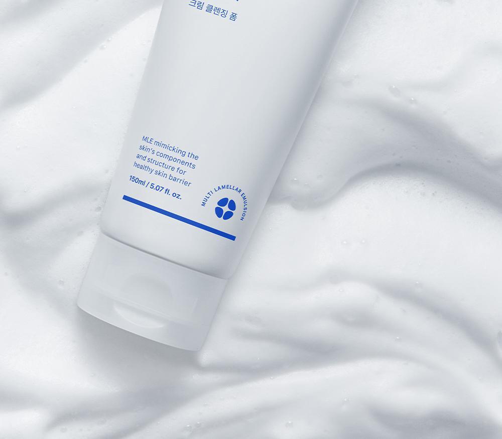 A mildly acidic, highly concentrated cream cleanser that does not tighten the skin even after washing, Real Barrier Cream Cleansing Foam